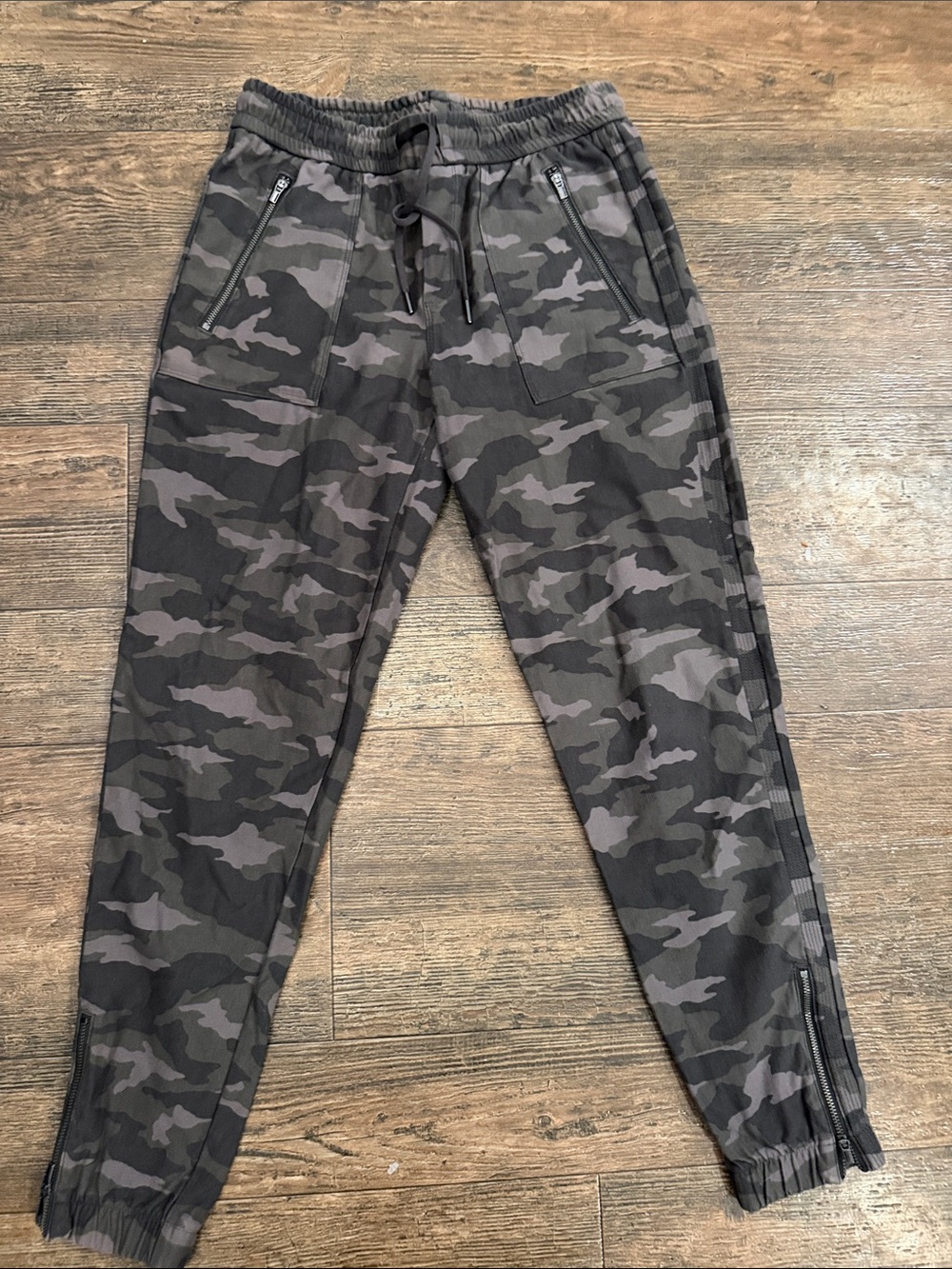 Athleta Farallon  Gray Camo Joggers